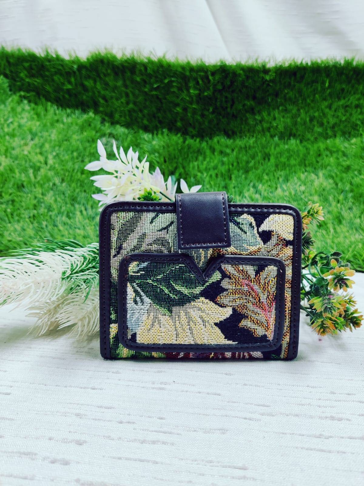 Stylish Azzraa Women's Mini Jacquard Wallet in Jaipur with multiple organization pockets, perfect for daily use. - Image 2