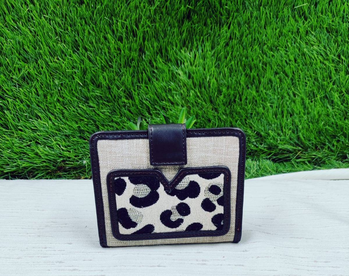Stylish Azzraa Women's Mini Jacquard Wallet in Jaipur with multiple organization pockets, perfect for daily use. - Image 3