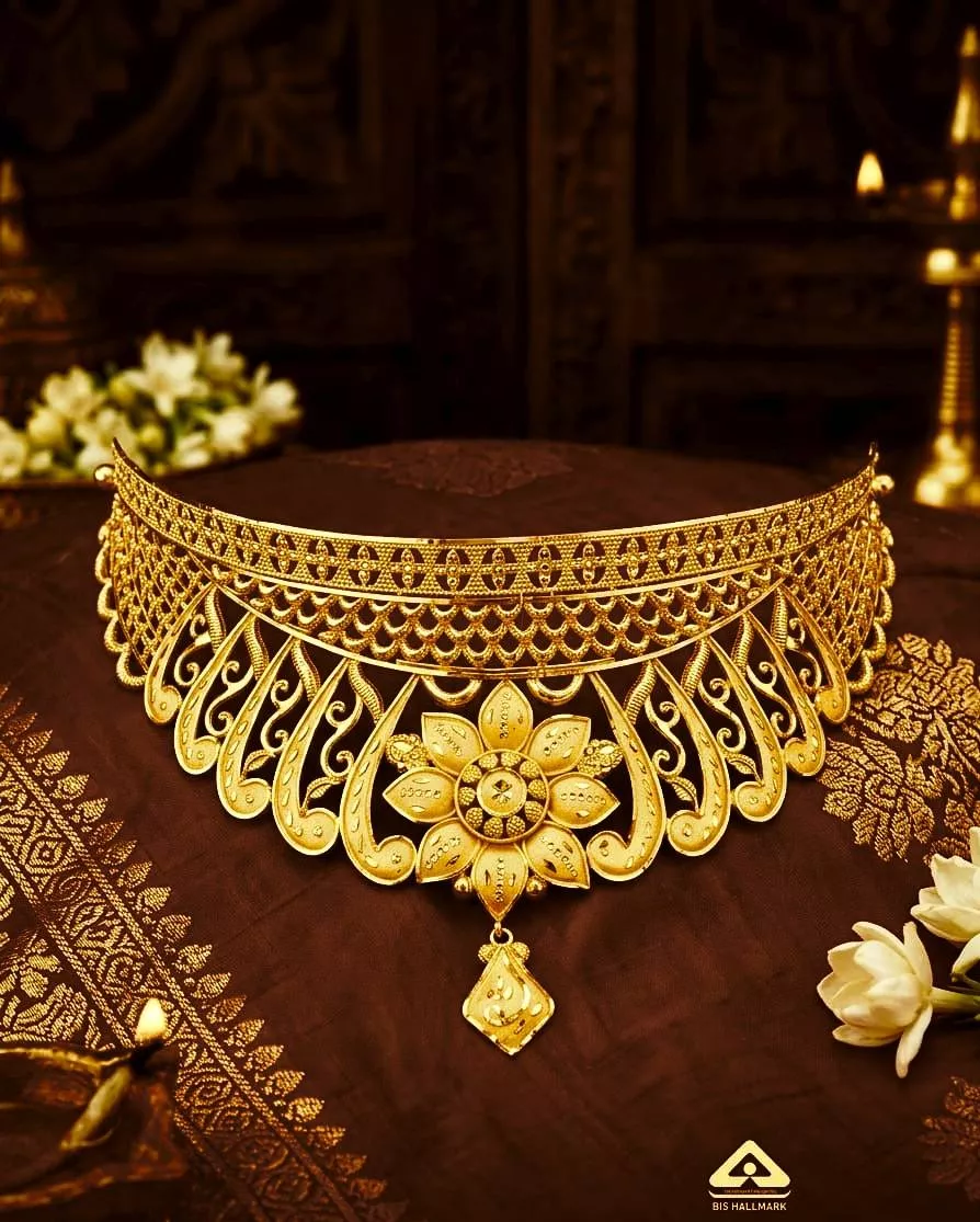 Gold Choker Necklace in Bankura