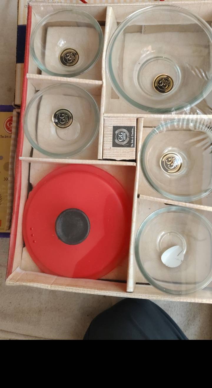 High-quality Mister Testy White Colour in Basheem Shingar, presented beautifully in a box of six pieces, ideal for gifting in