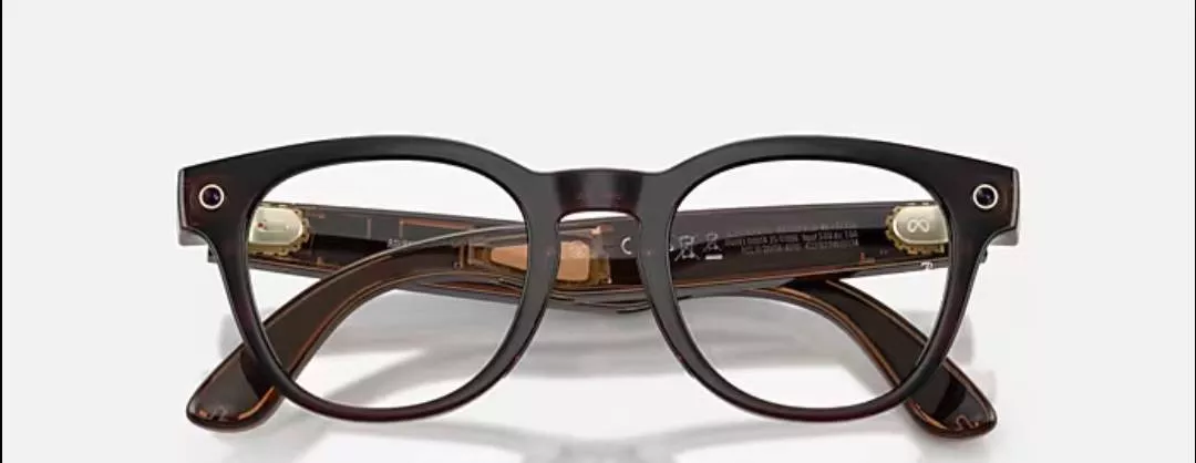 Stylish Scriber Optics sunglasses showcasing a sleek frame and clear lenses, perfect for sunny days, available in KOLKATTA.