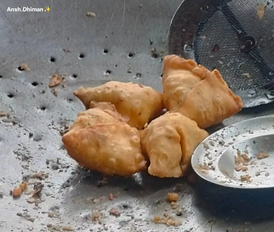 JASKARN SWEET SHOP - Samosa Snacks in ADDA KITTNAGARH in GARHSHANKAR