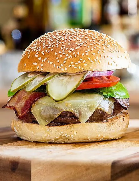Delicious Vegetable Patty Burger from RUMIS MASHAWI RESTAURANT in MAHERU
