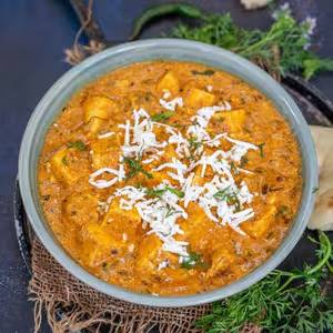 Delicious Paneer Labadar served with naan, rich flavors in Gondia