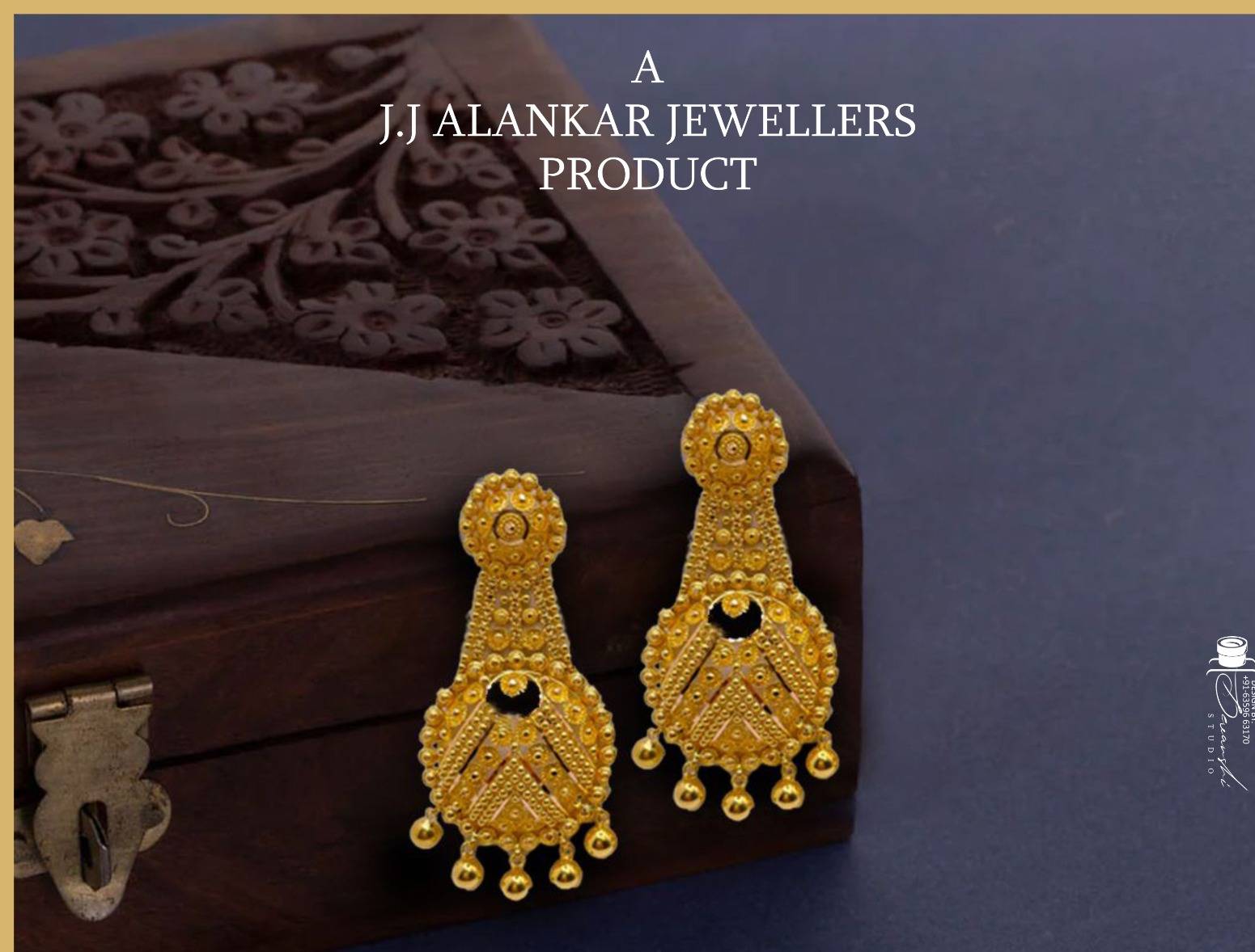 MADHURI SONI - Earrings in BALLIA