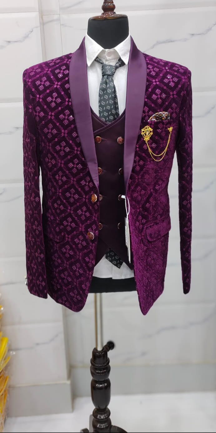 DESIGNER 3 PIECE SUITS-https://media.vyaparify.com/vcards/products/70192/IMG-20240928-WA0143.jpg Image