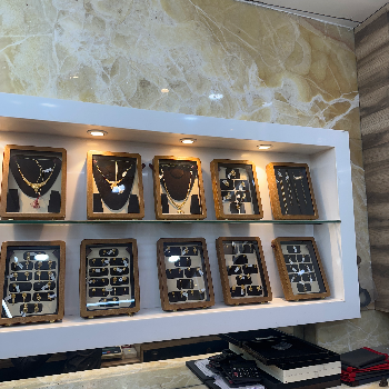 Jewellery-https://media.vyaparify.com/vcards/products/98886/product_1733832276.png Image