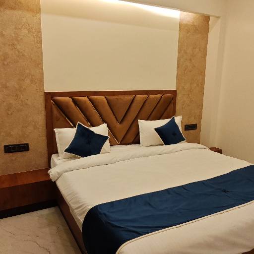 Deluxe Room in Naini | Luxury Stay | SHRI HARI TRIVENI SANGAM | 30 KHARAIL GHAT SACHHA BABA NAGAR NAINI SUB POST OFFICE NAINI ARAIL NEAR SELFY POINT LANDMARK Near Selfy Point Sachha Baba Ashram