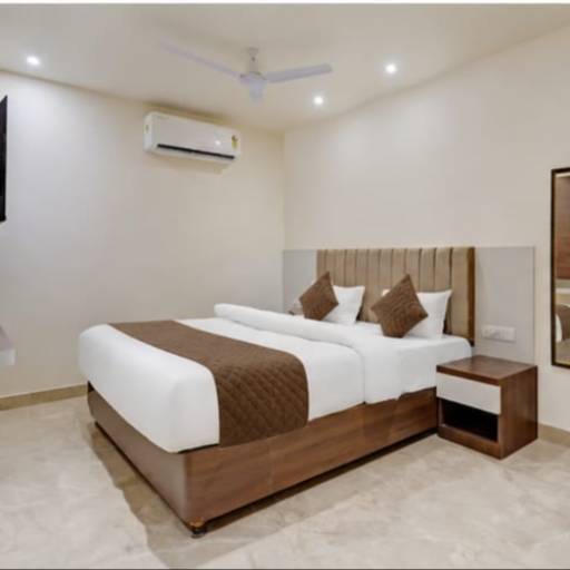 Super Deluxe Room in Varanasi | Ultimate Comfort