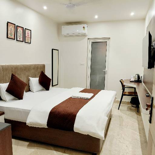 Deluxe AC Room in Varanasi | Comfort and Convenience