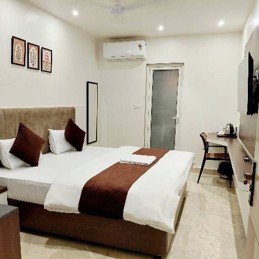 Deluxe - Hotel Rooms in Bhelupur, Varanasi