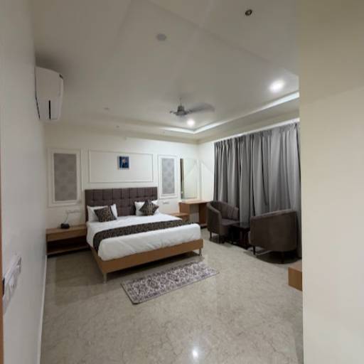 Suite Room with Bathtub in Sirsa